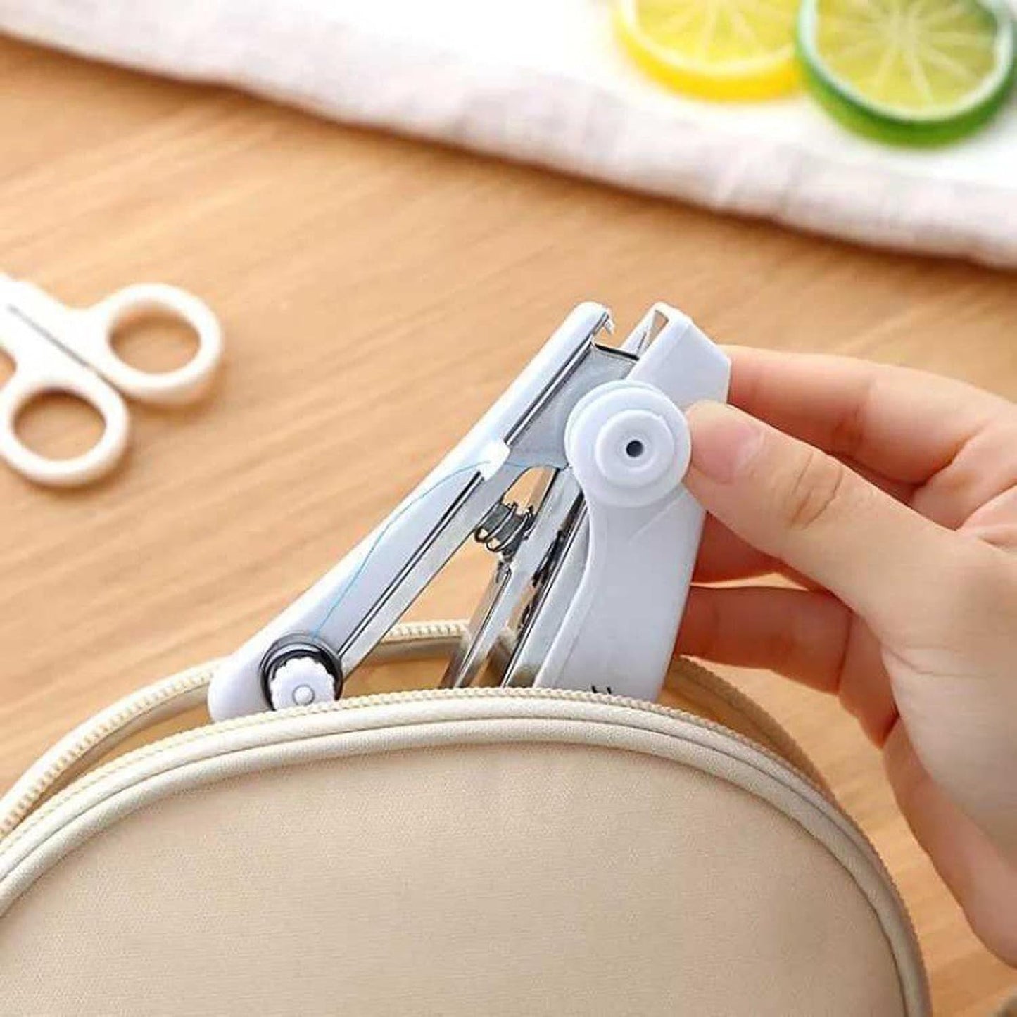 Manual Sewing Machine For Stiching