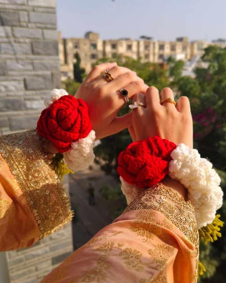 Handmade Crochet Red Rose & Jasmine Gajray
