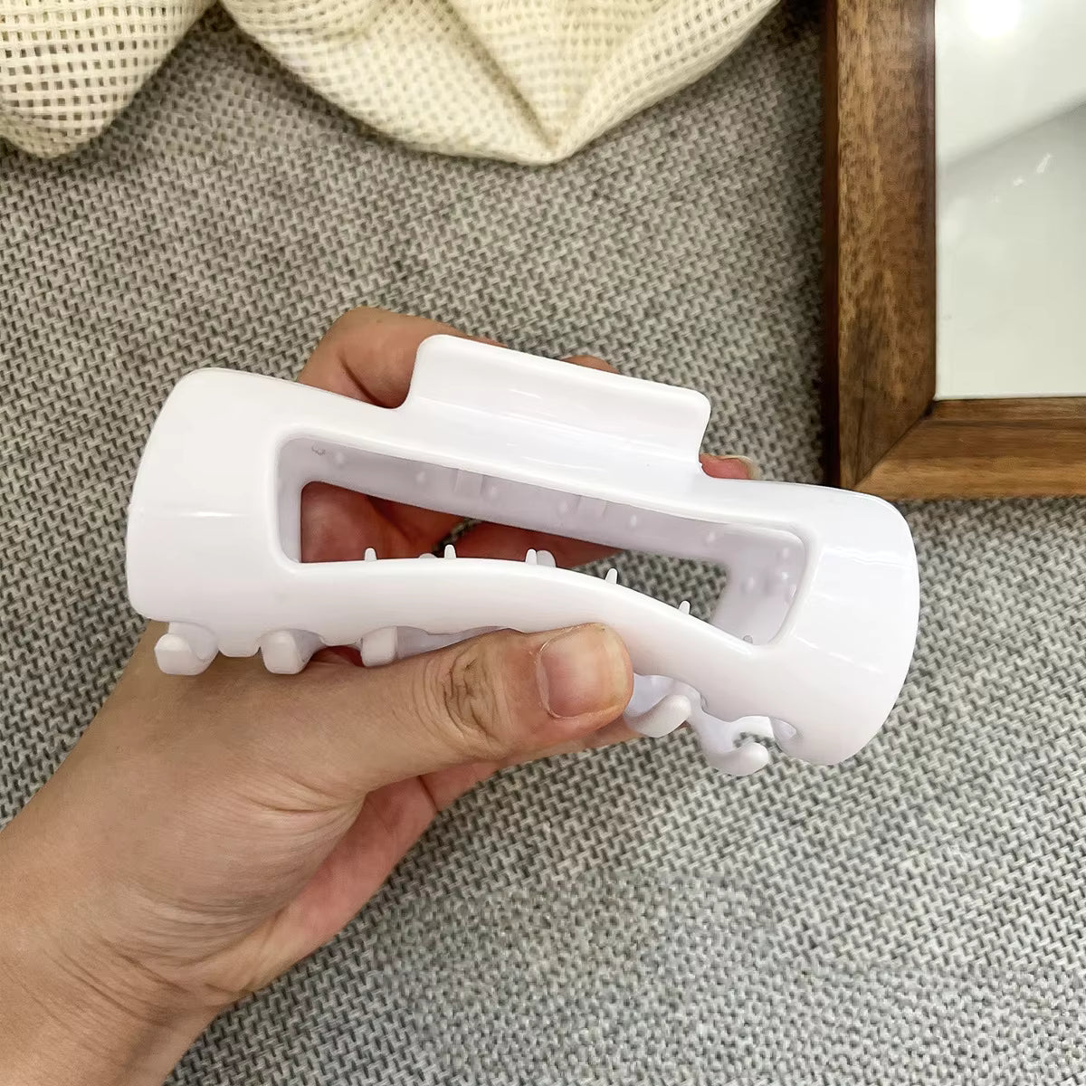 Soft Hair Cloud Claw Clip