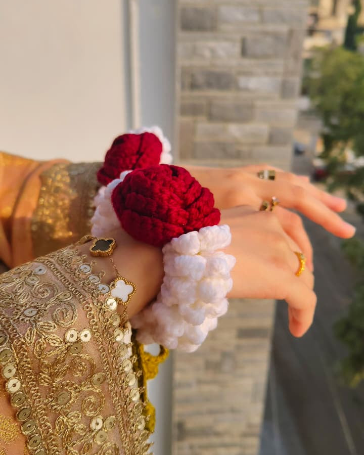 Handmade Crochet Red Rose & Jasmine Gajray