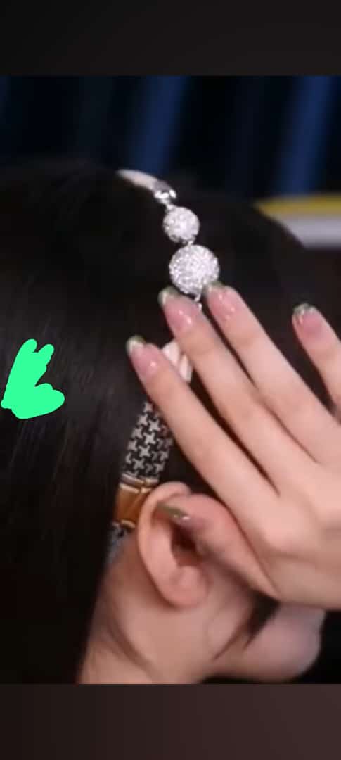 Magnetic button silk scarf