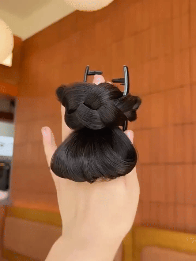 Chic Synthetic Bun Clip
