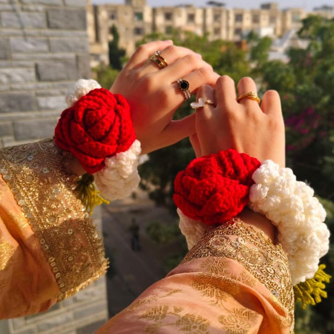 Handmade Crochet Red Rose & Jasmine Gajray