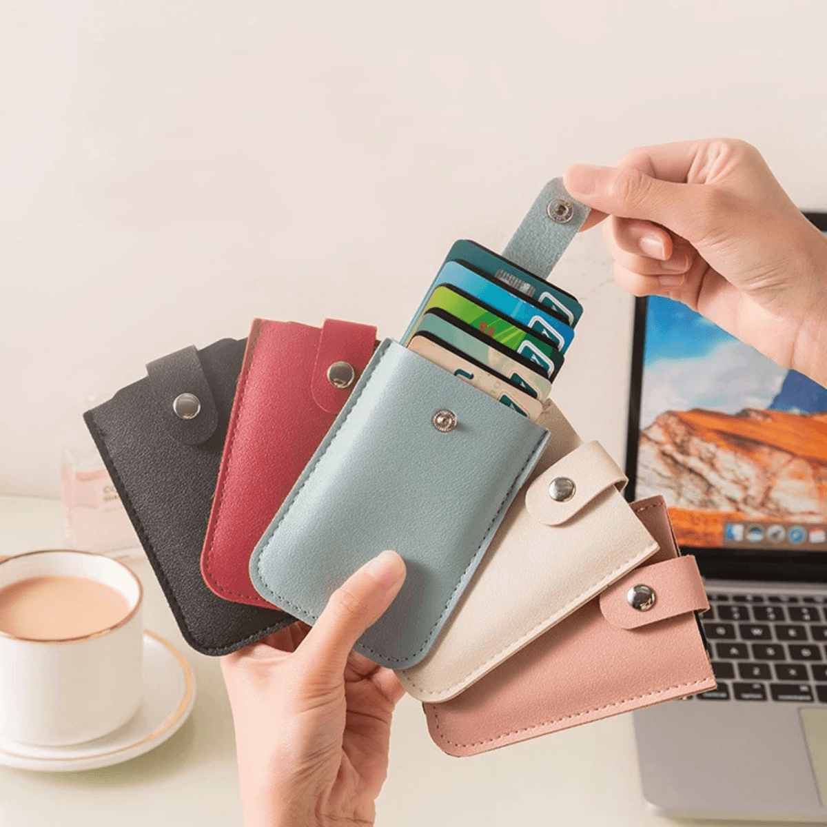 LEATHER PULL UP CARD HOLDER