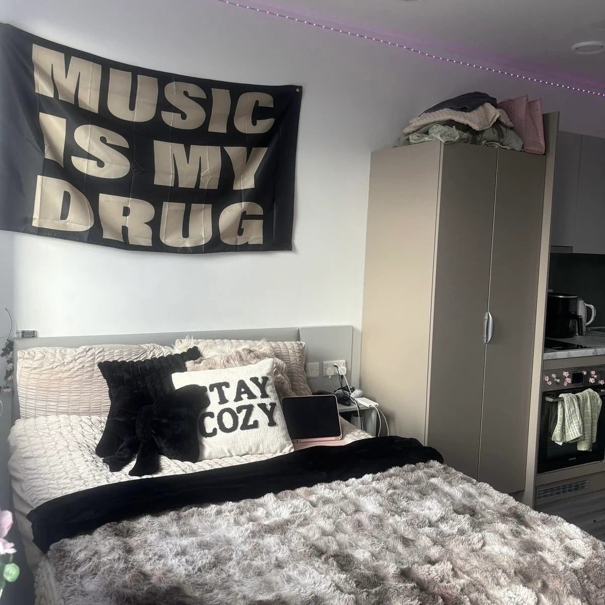 ''MUSIC IS MY DRUG'' FLAG