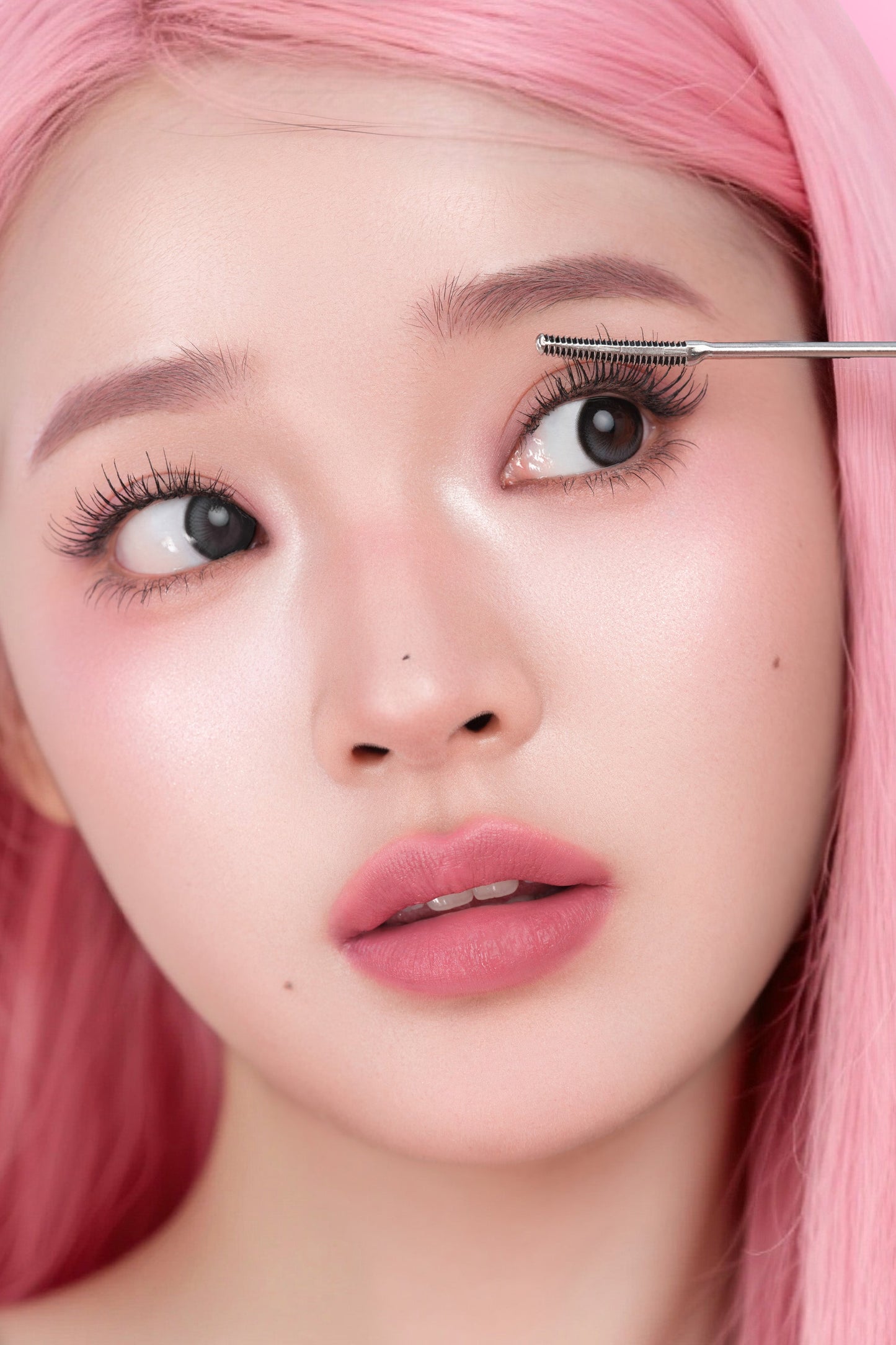Roll to Definer Steel Mascara